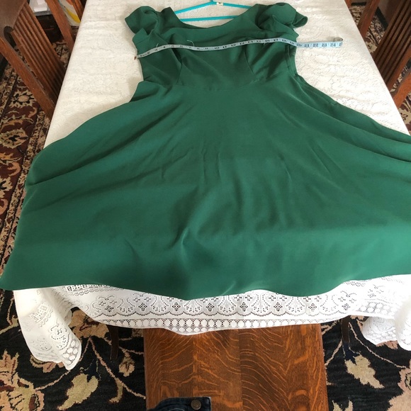 Stop staring green dress - Picture 9 of 9